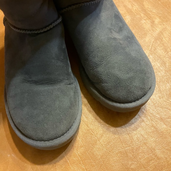 Uggs - Picture 7 of 9